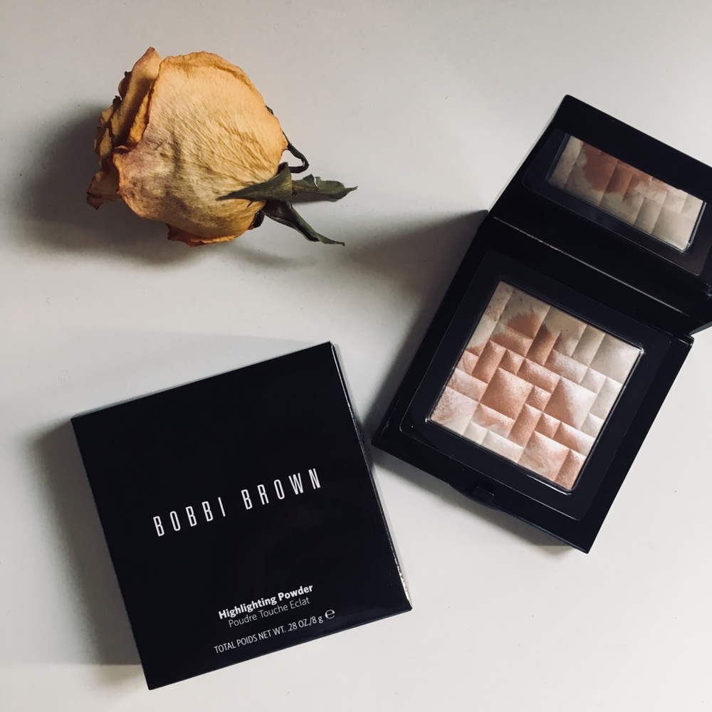 BOBBI BROWN Highlighting Powder in Pink Glow